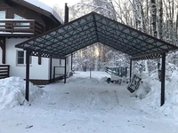 Двускатный навес для авто с профлистом кровля