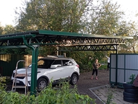 Односкатный автонавес с профнастилом для автомобиля